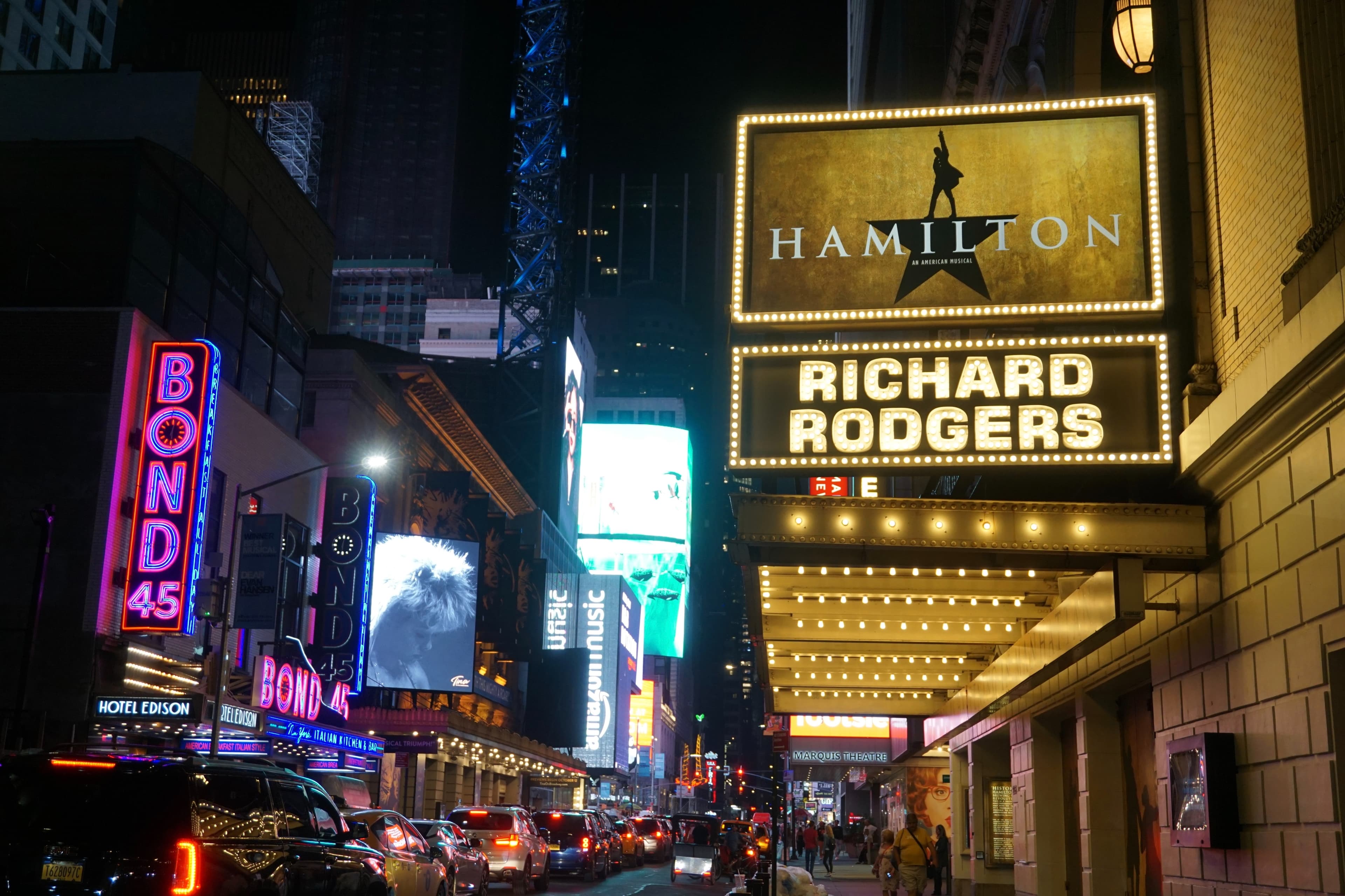 Featured image for article: A Broadway Extravaganza: Unforgettable Moments on NYC's Theatrical Stage